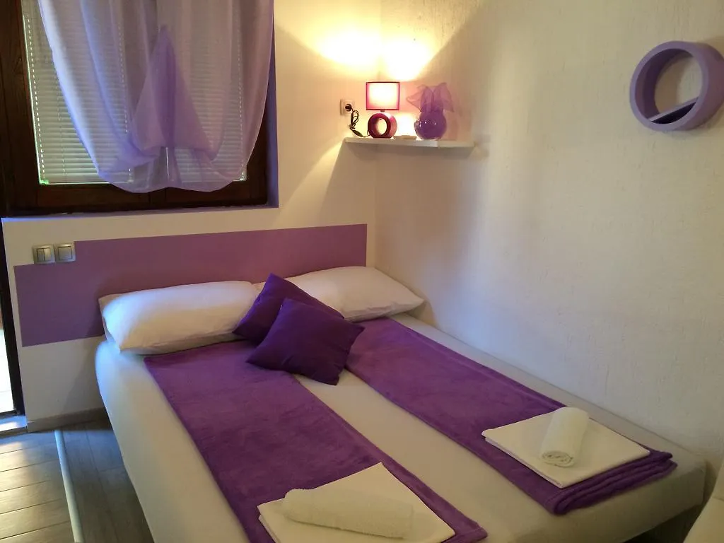 Apartments Nina Omišalj