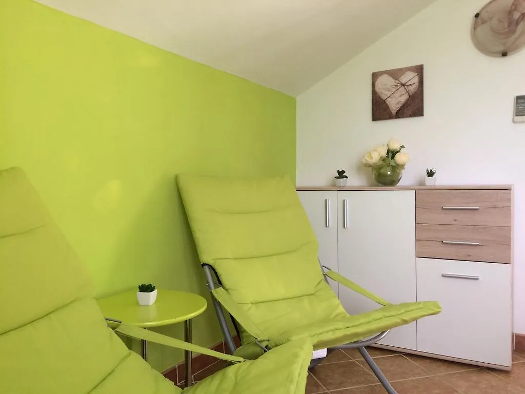 Apartments Nina Omišalj